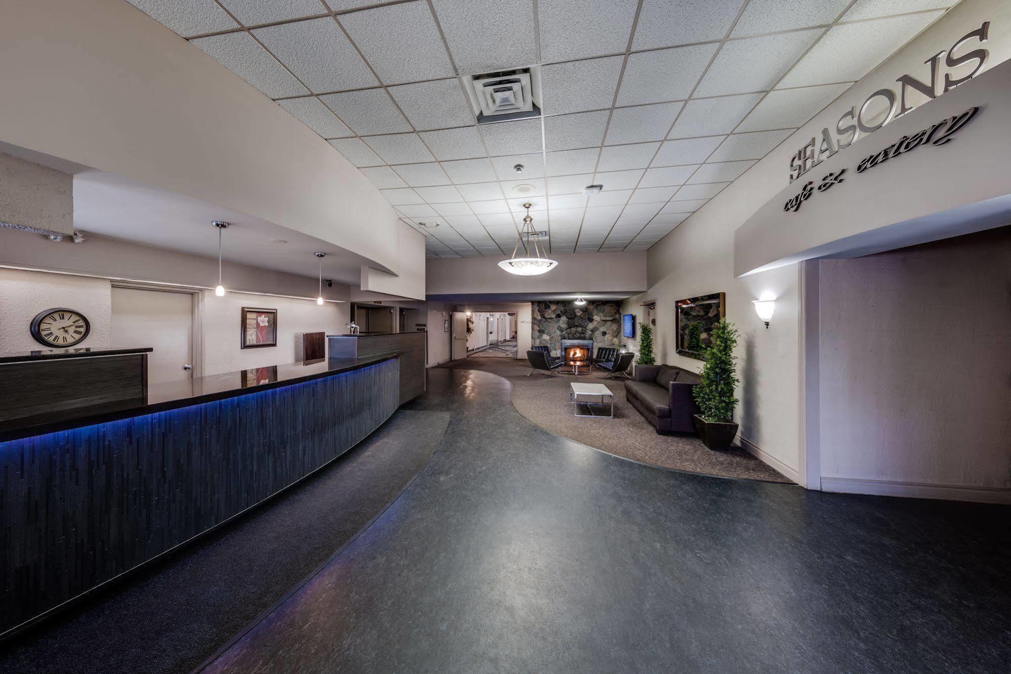 Heritage Inn Hotel & Convention Centre - Moose Jaw Esterno foto