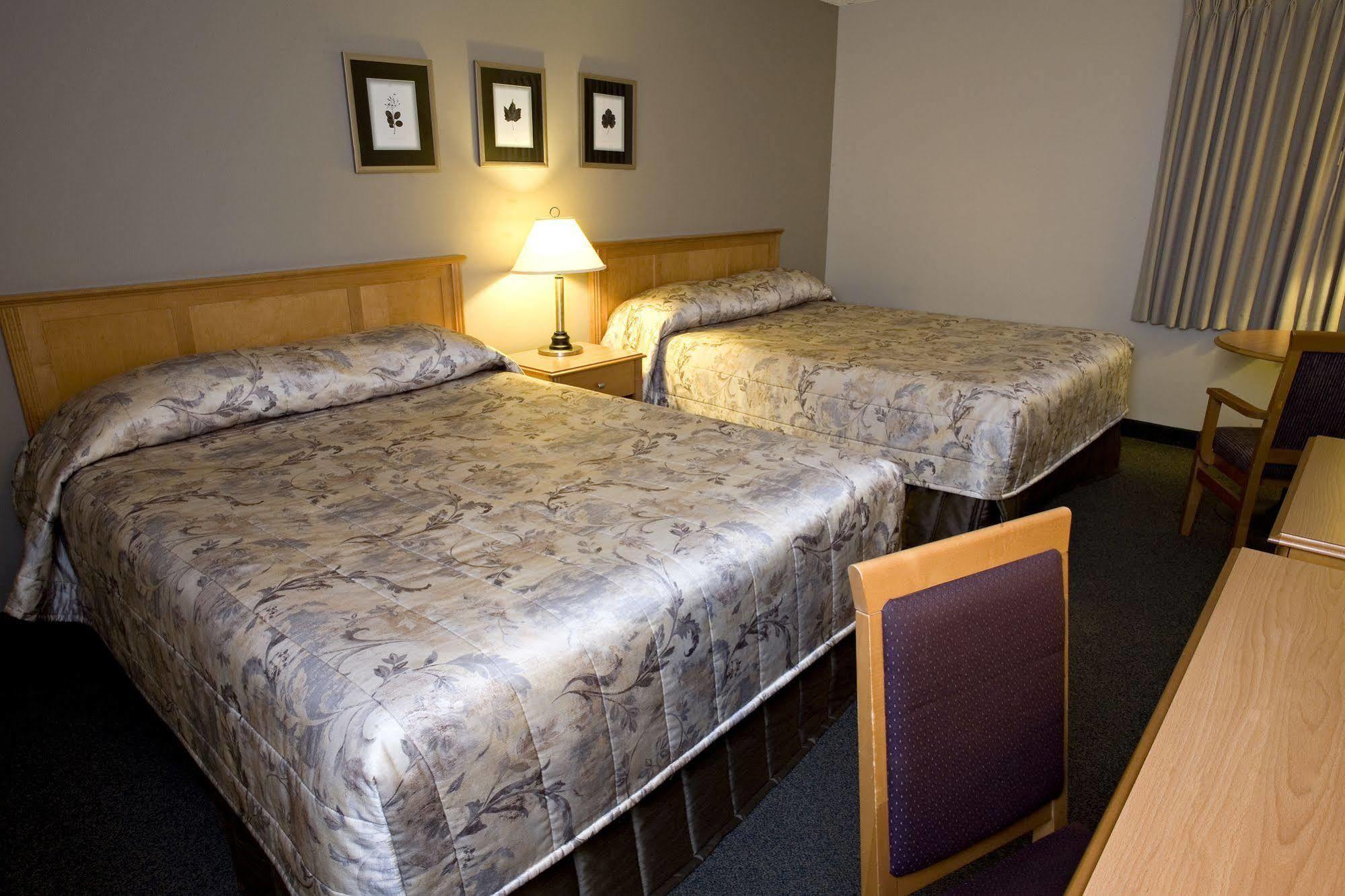 Heritage Inn Hotel & Convention Centre - Moose Jaw Esterno foto