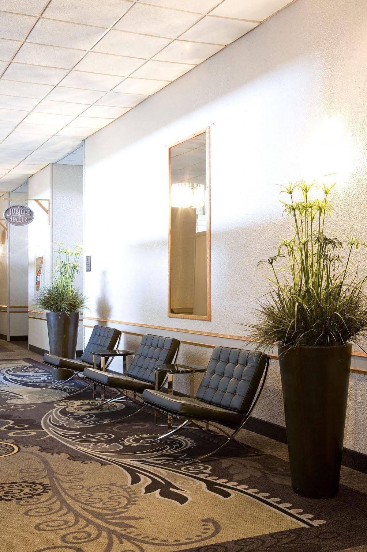Heritage Inn Hotel & Convention Centre - Moose Jaw Esterno foto
